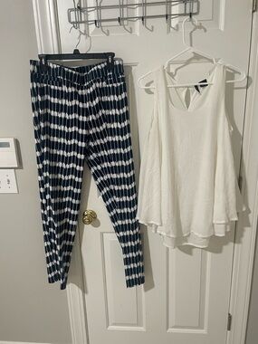 Women's Navy & White Patterned Pull-On Pants Sheragano large flowy large top
